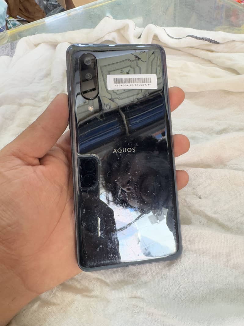 Sharp Aquos Zero 1
