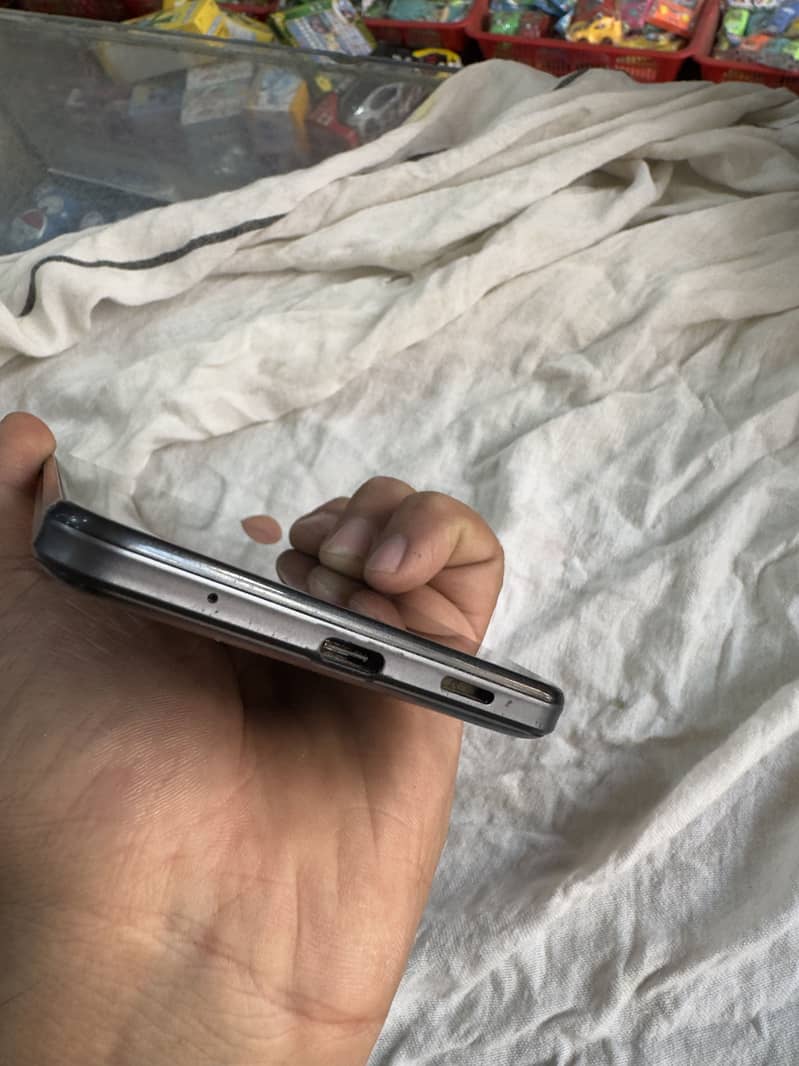 Sharp Aquos Zero 3