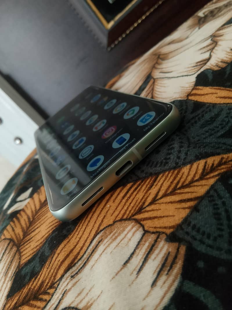 Google Pixel 8 2