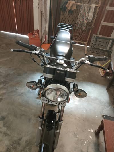 Suzuki GS 150cc black for sale urgent 03055440040