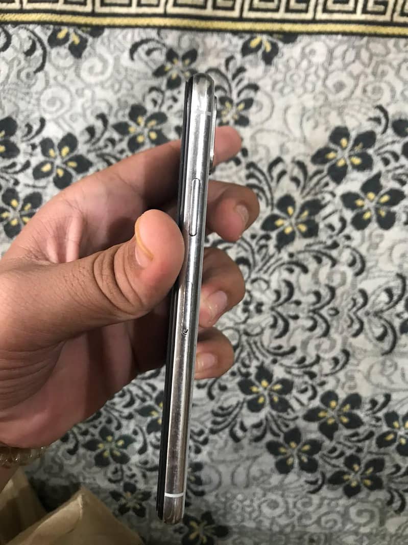 Apple iPhone X 5