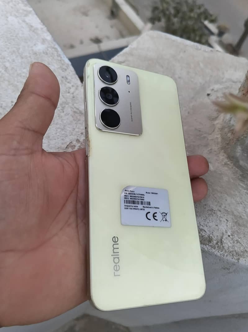 Realme C75 1