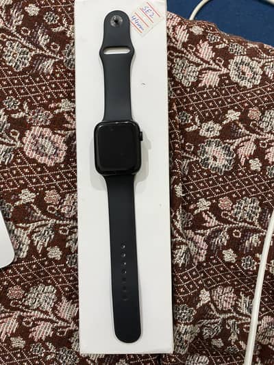 Apple SE2 with box and charger