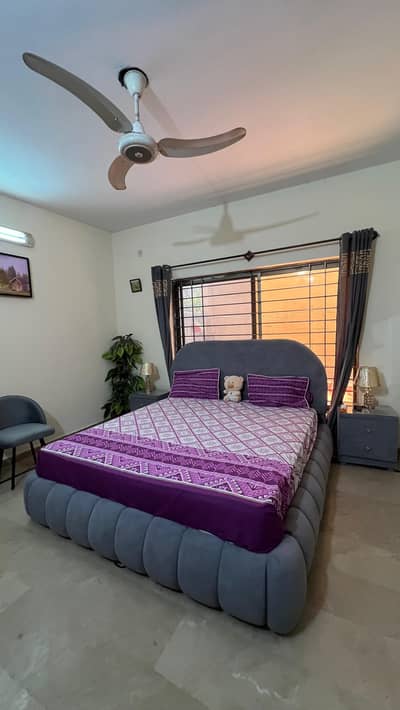 Bed set - slightly used (Few months)