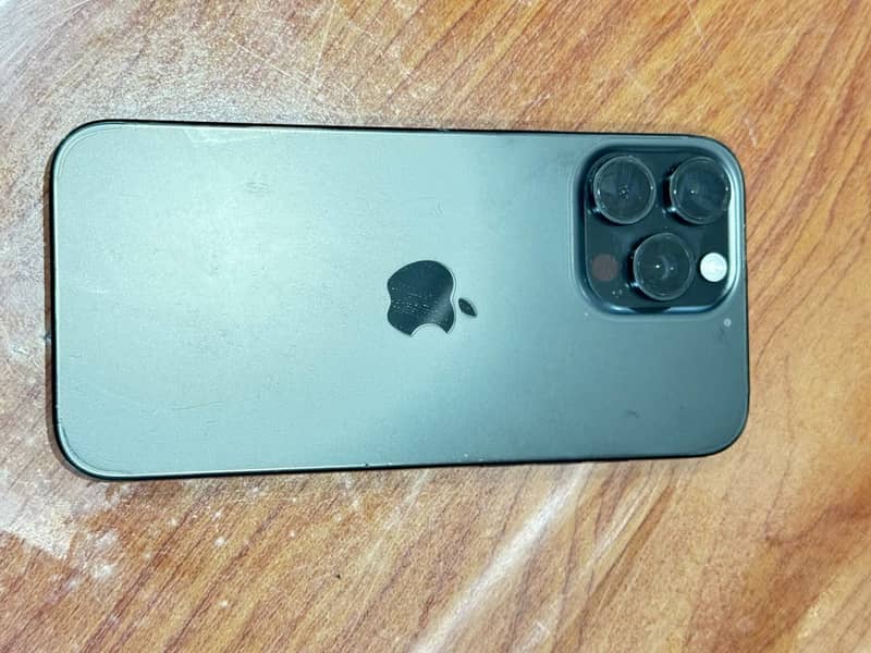 Apple iPhone 16 Pro Max 1