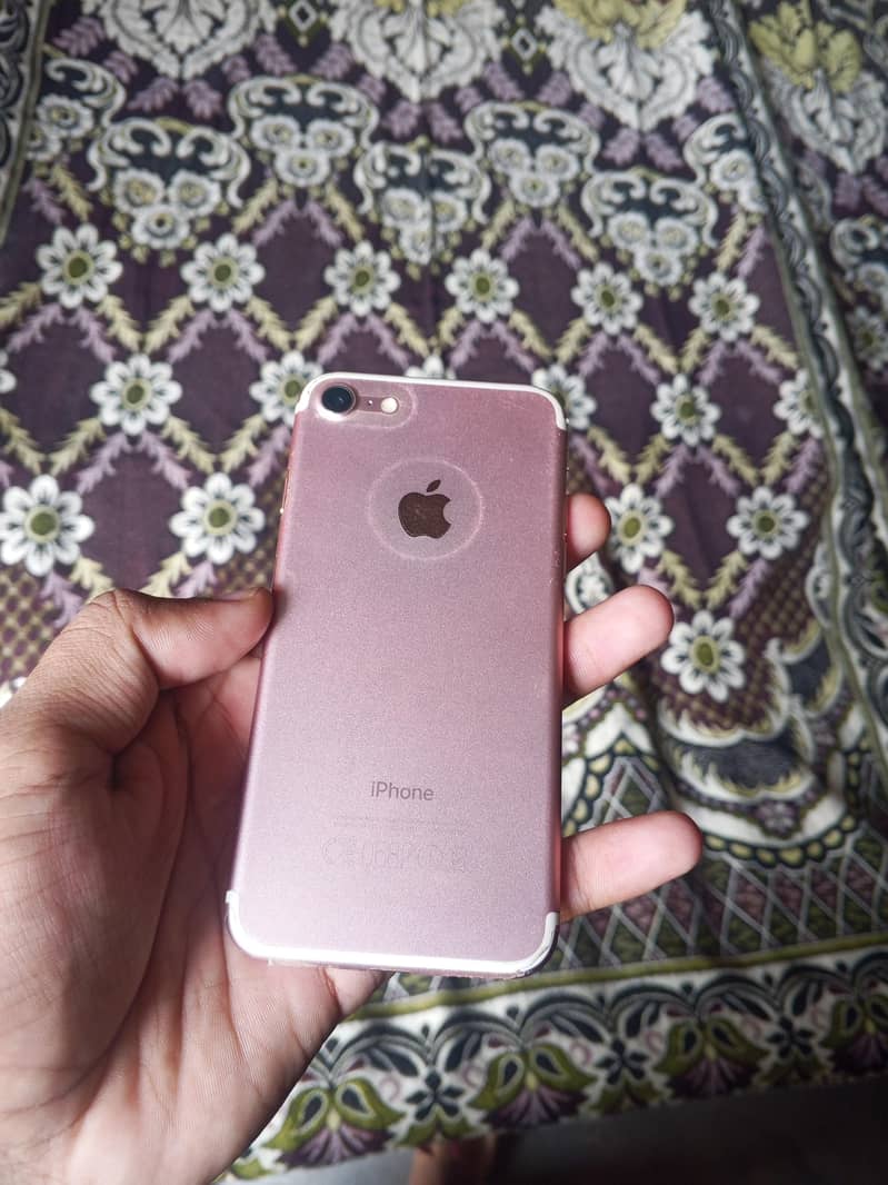 Apple iPhone 7 0