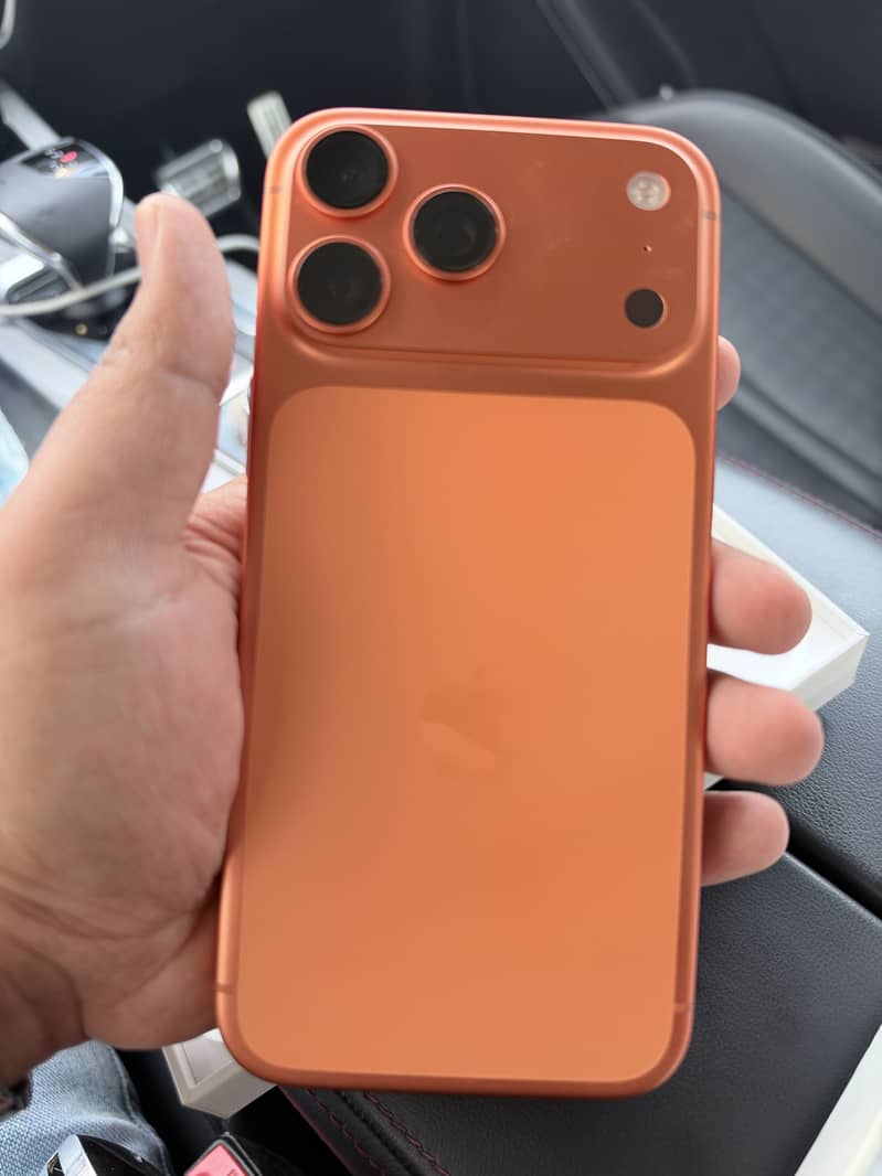 Apple iPhone 17 Pro Max JV 1