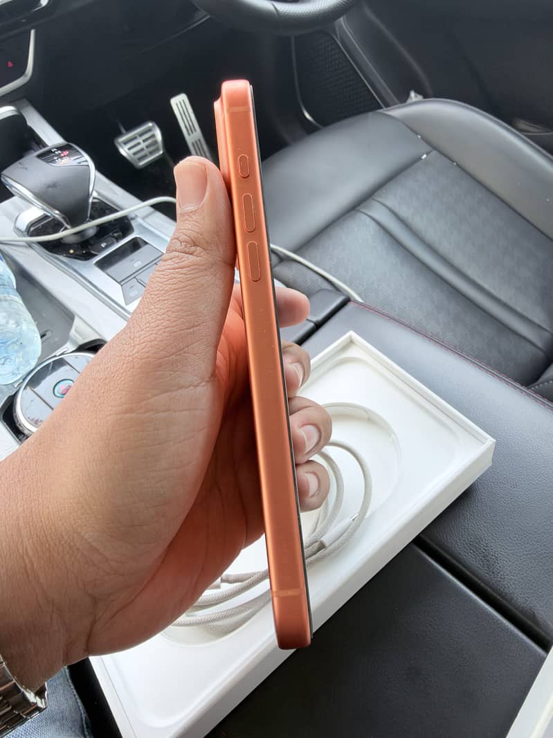 Apple iPhone 17 Pro Max JV 4