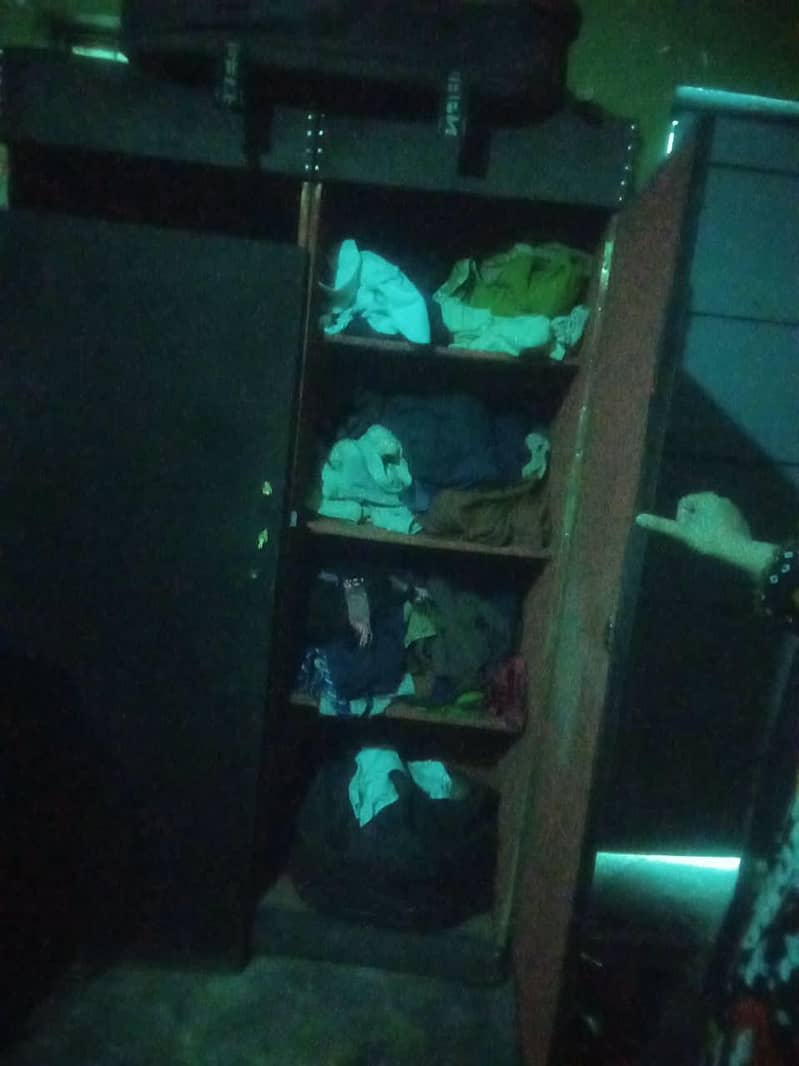 kapron wali Almari 1