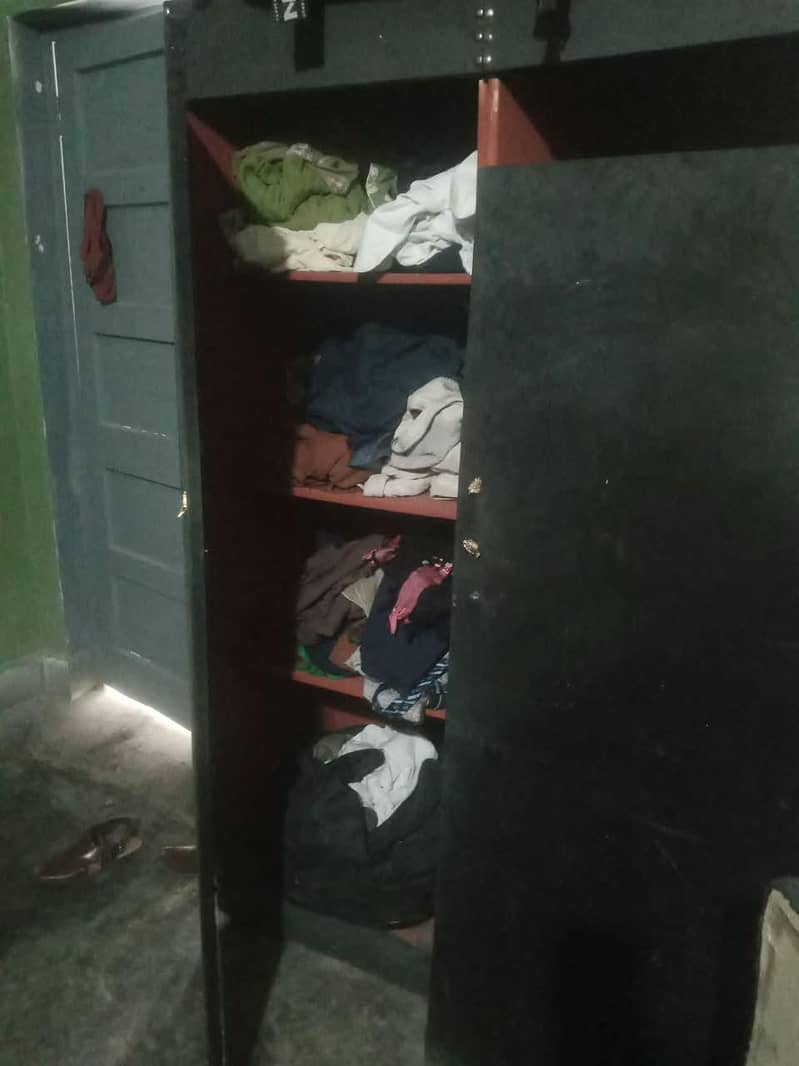 kapron wali Almari 4