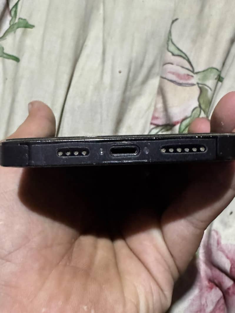 Apple iPhone 14 Pro Max 4