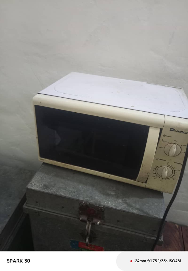 Dawlance microwave oven 1