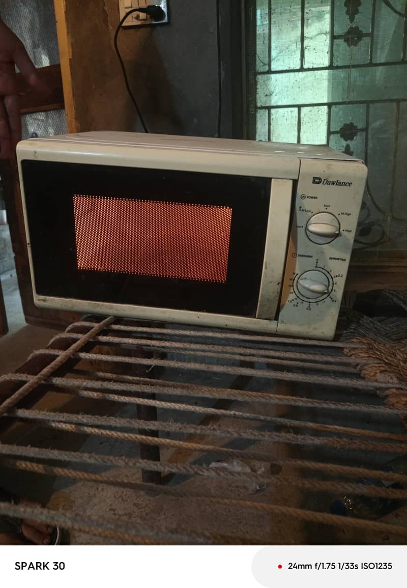 Dawlance microwave oven 6