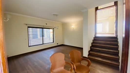 1 Kanal Upper Portaion Available for rent