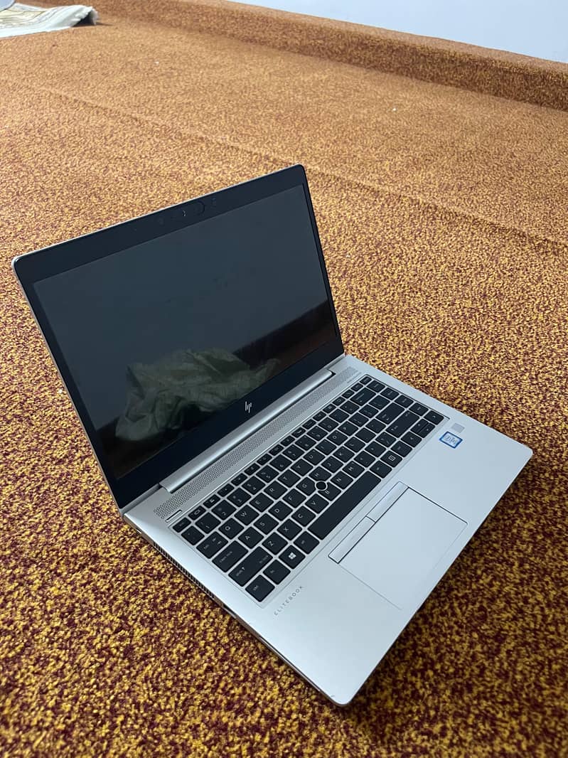 HP laptop 8