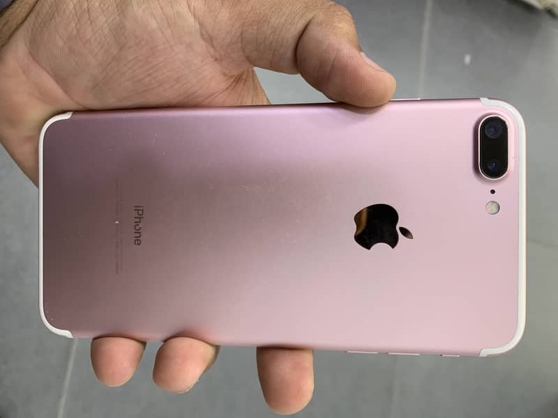 Apple iPhone 7 Plus 3