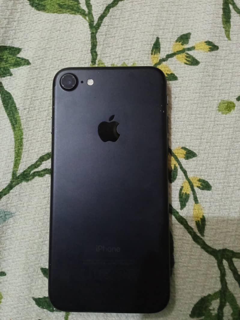 Apple iPhone 7 1