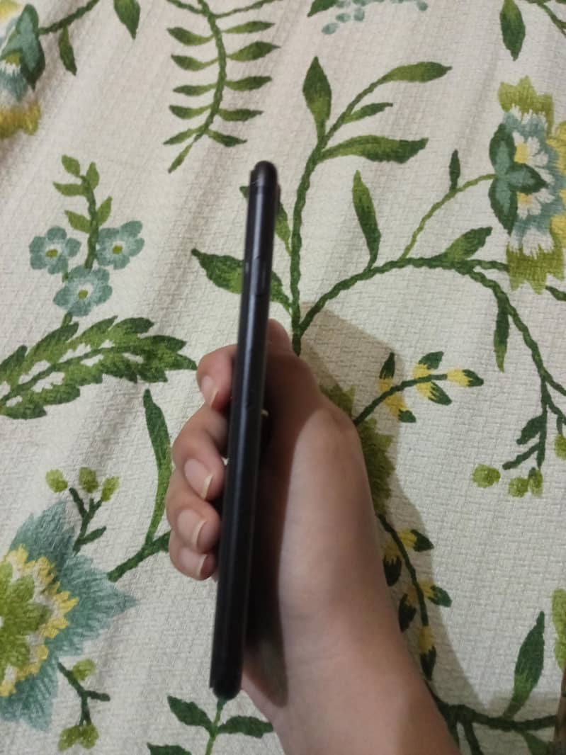 Apple iPhone 7 2