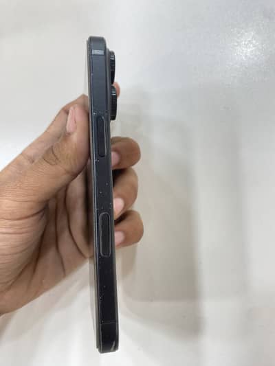 Apple iPhone 16 Pro