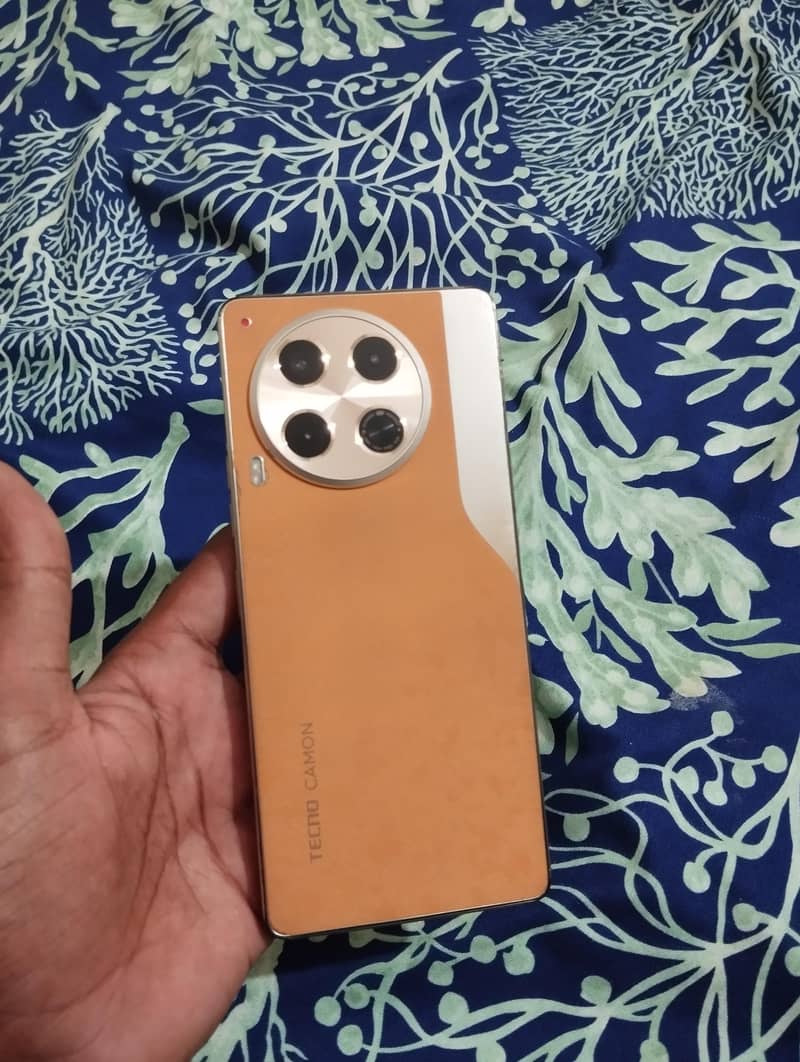 Tecno CAMON 30 1