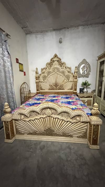 King size chunotti bed ( kikaar ki lakri)