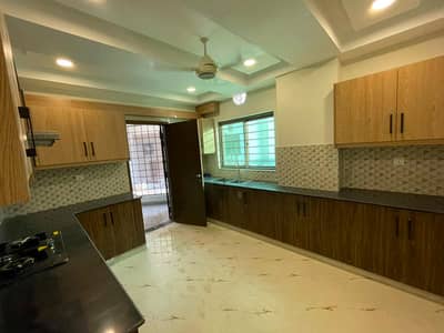 BEAUTIFUL 12 MARLA APARTMENT AVAILABLE FOR SALE IN ASKARI-X SECTOR-S LAHORE