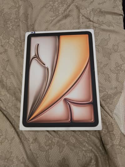 Apple Air M3 11 inch Tablet starlight