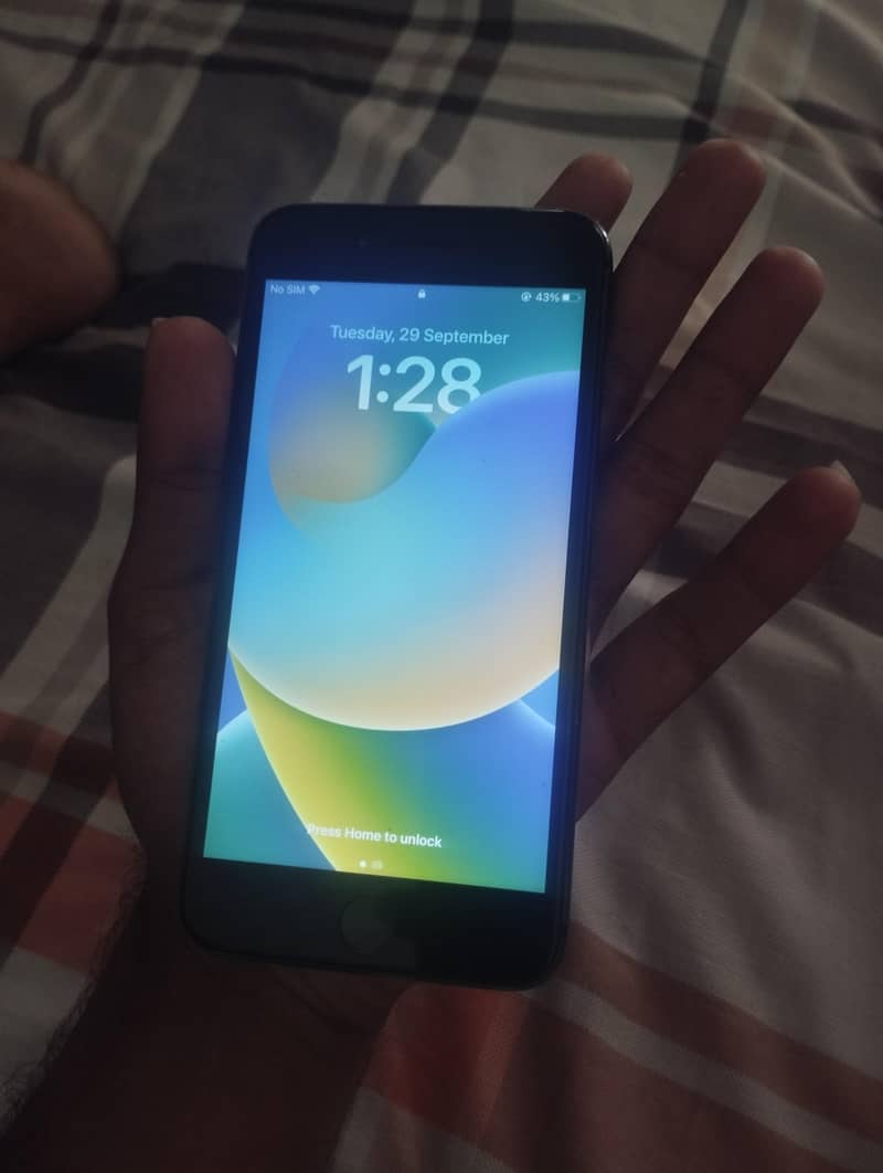 Apple iPhone 8 Plus 0