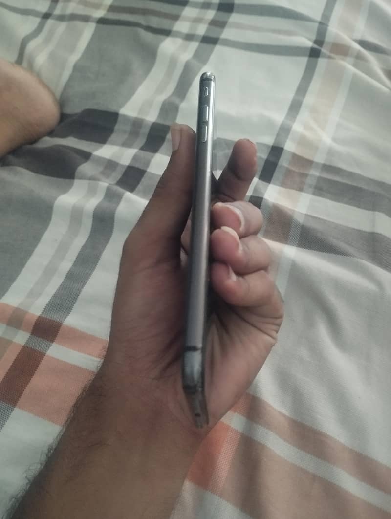 Apple iPhone 8 Plus 2