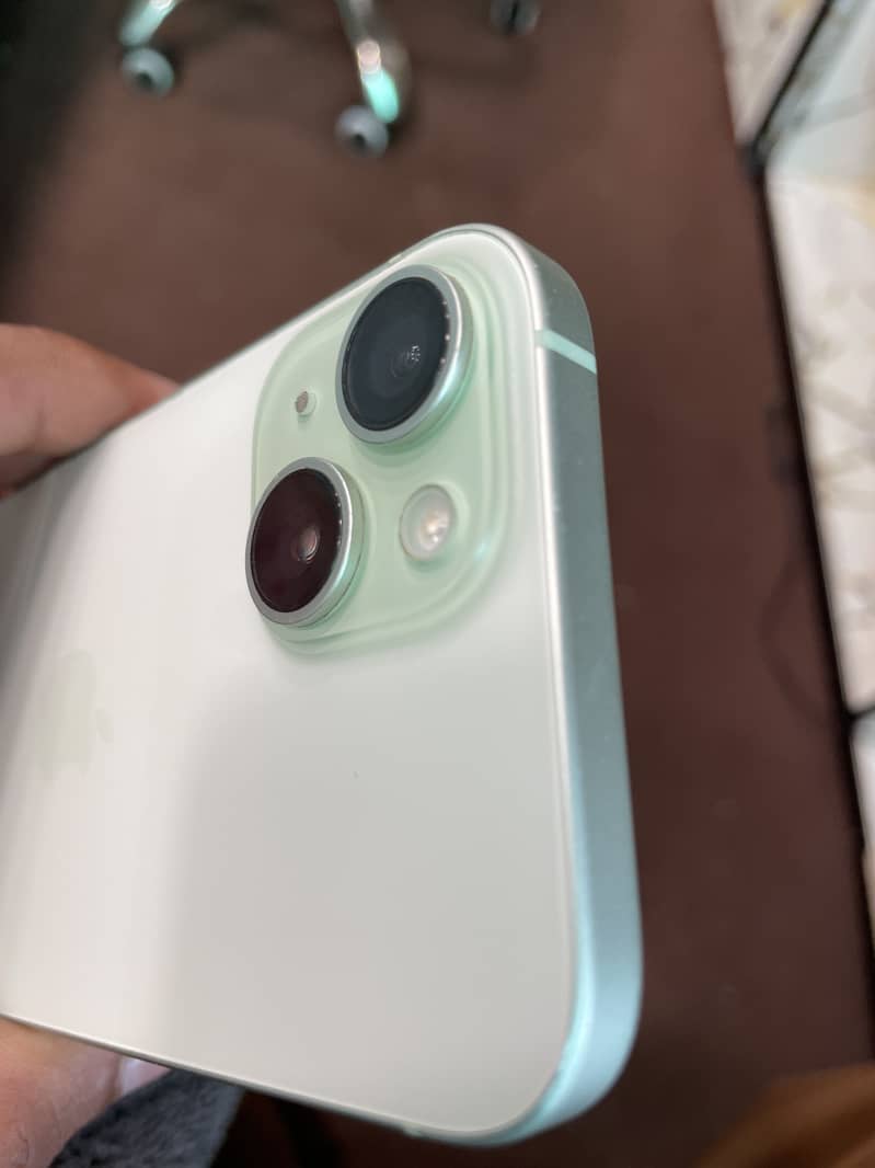 Apple iPhone 15 2