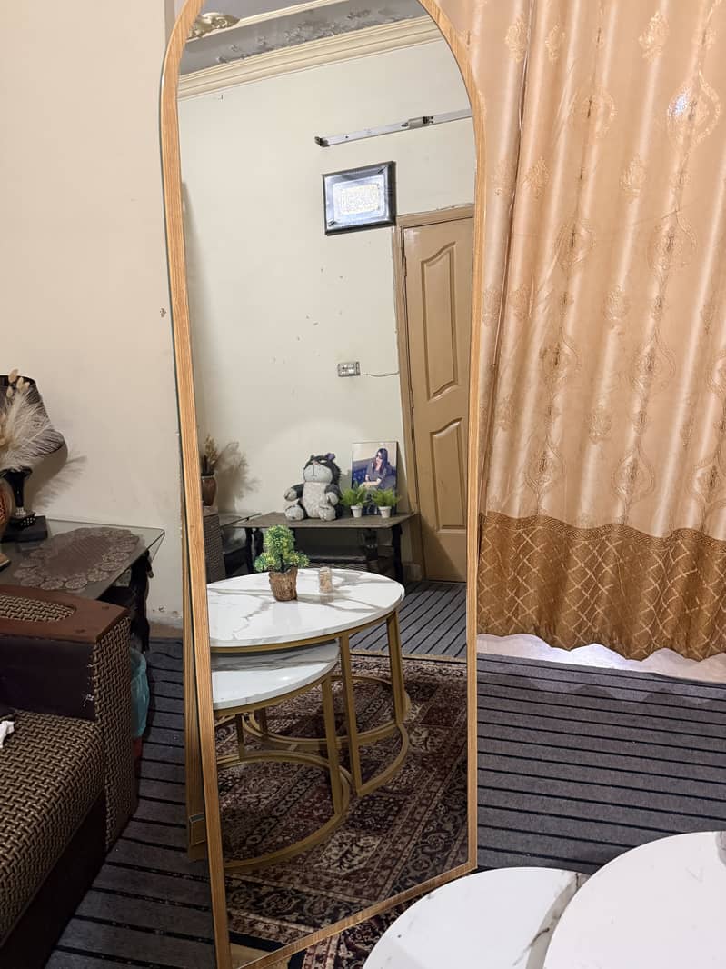 Standing mirror 1
