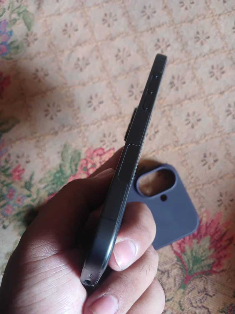 iPhone 17 256GB Matte Black | 100% Battery | Box + Invoice 3