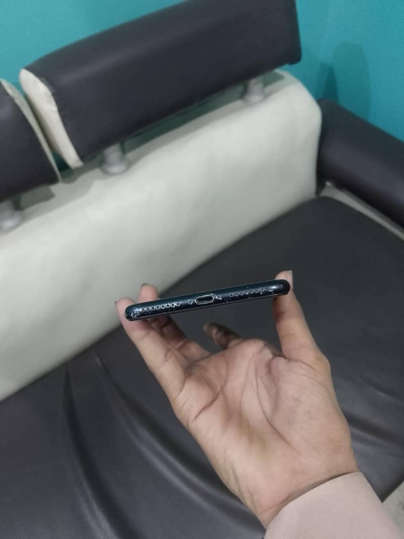 Apple iPhone 7 Plus 4