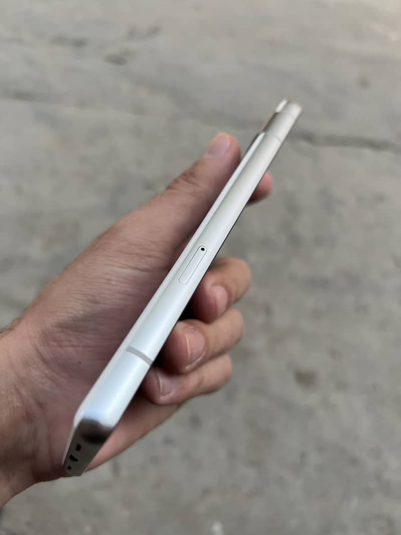 Google Pixel 7a 5