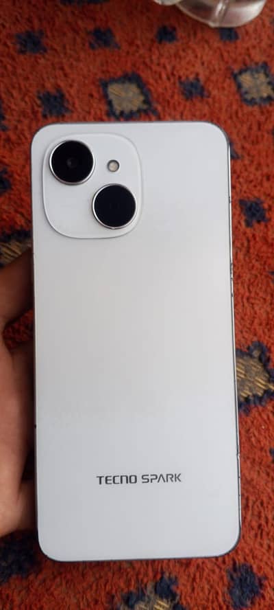 Tecno CAMON 40