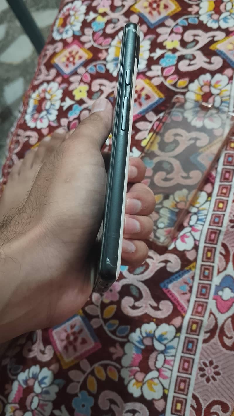 Google Pixel 6a 1