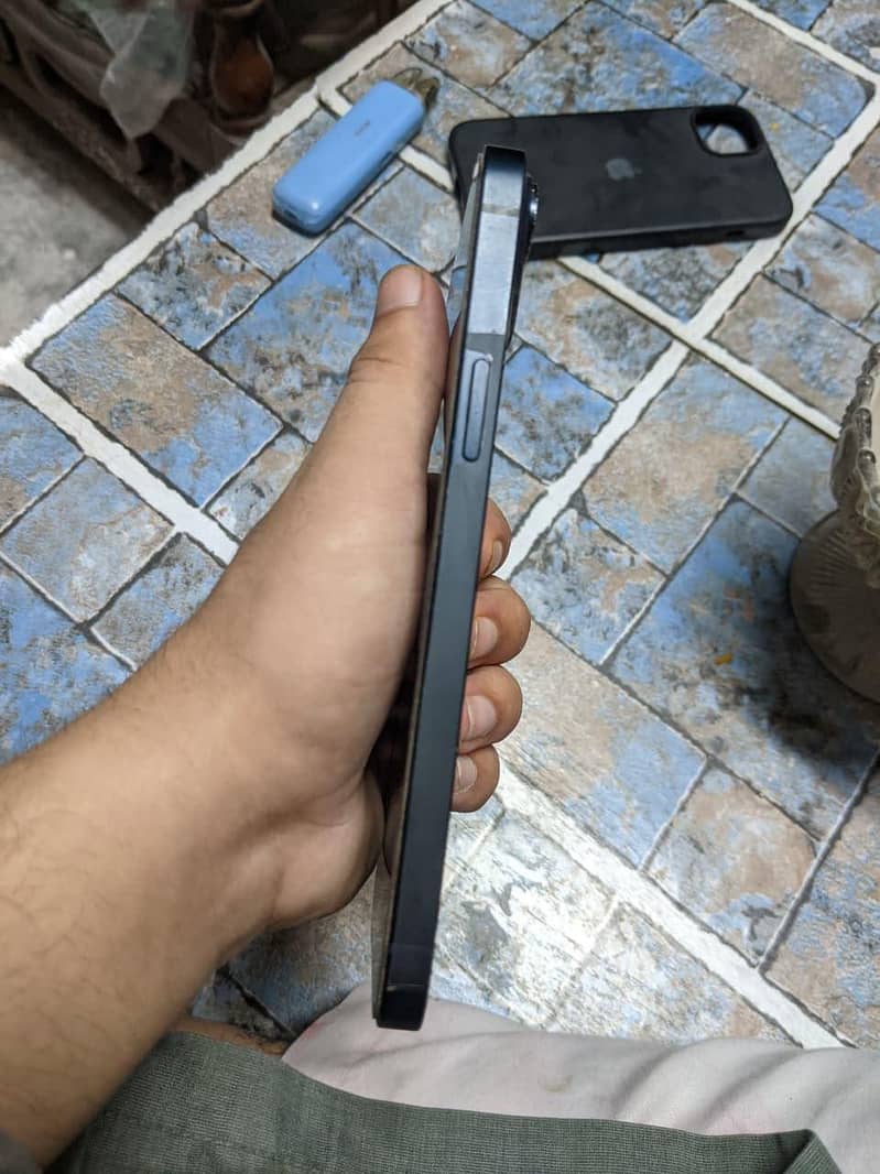 iPhone 14 plus 1