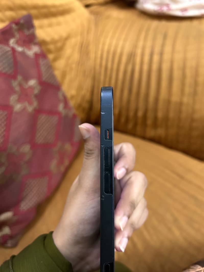 Apple iPhone 13 1