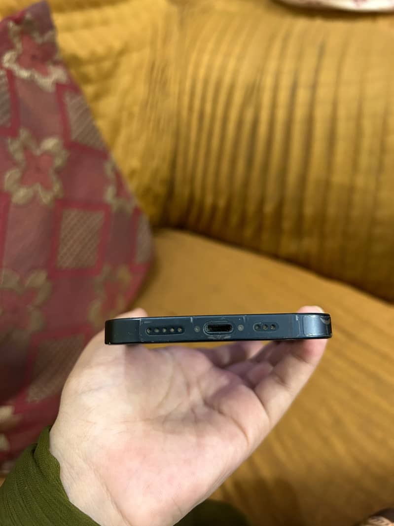 Apple iPhone 13 6