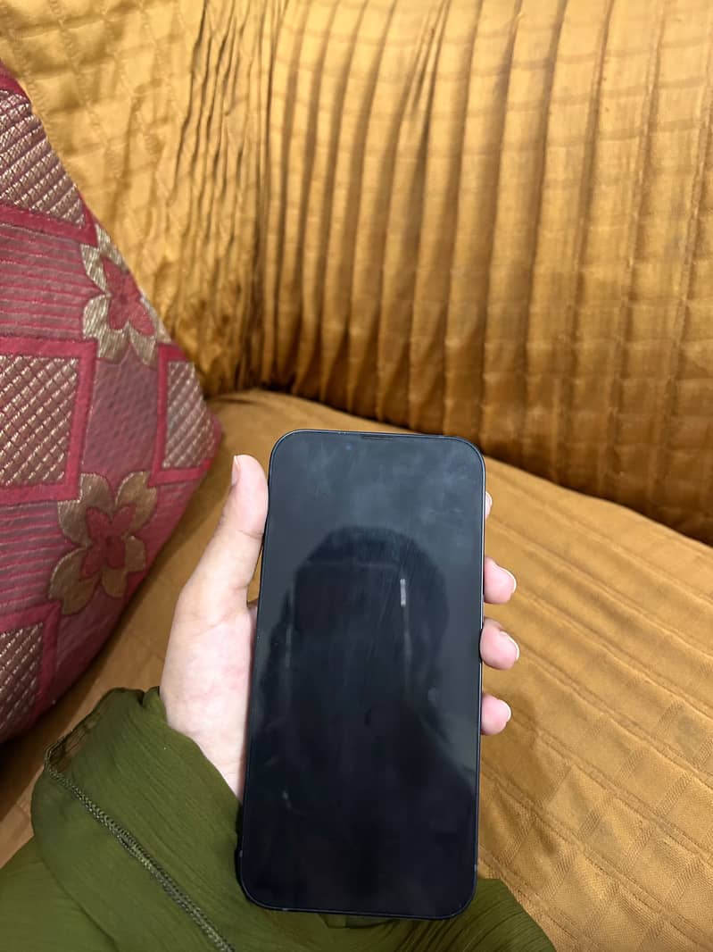 Apple iPhone 13 7