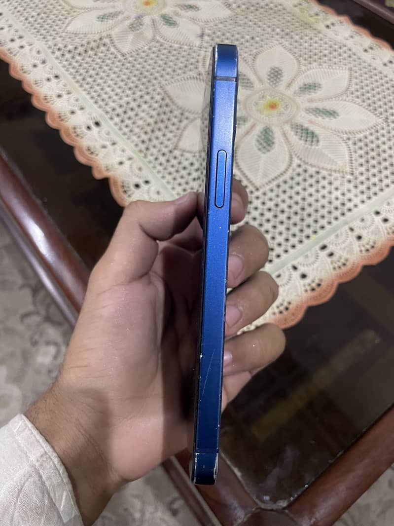 Apple iPhone 12 9