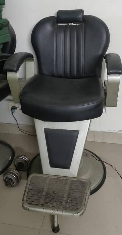 parlour chair and facial bed