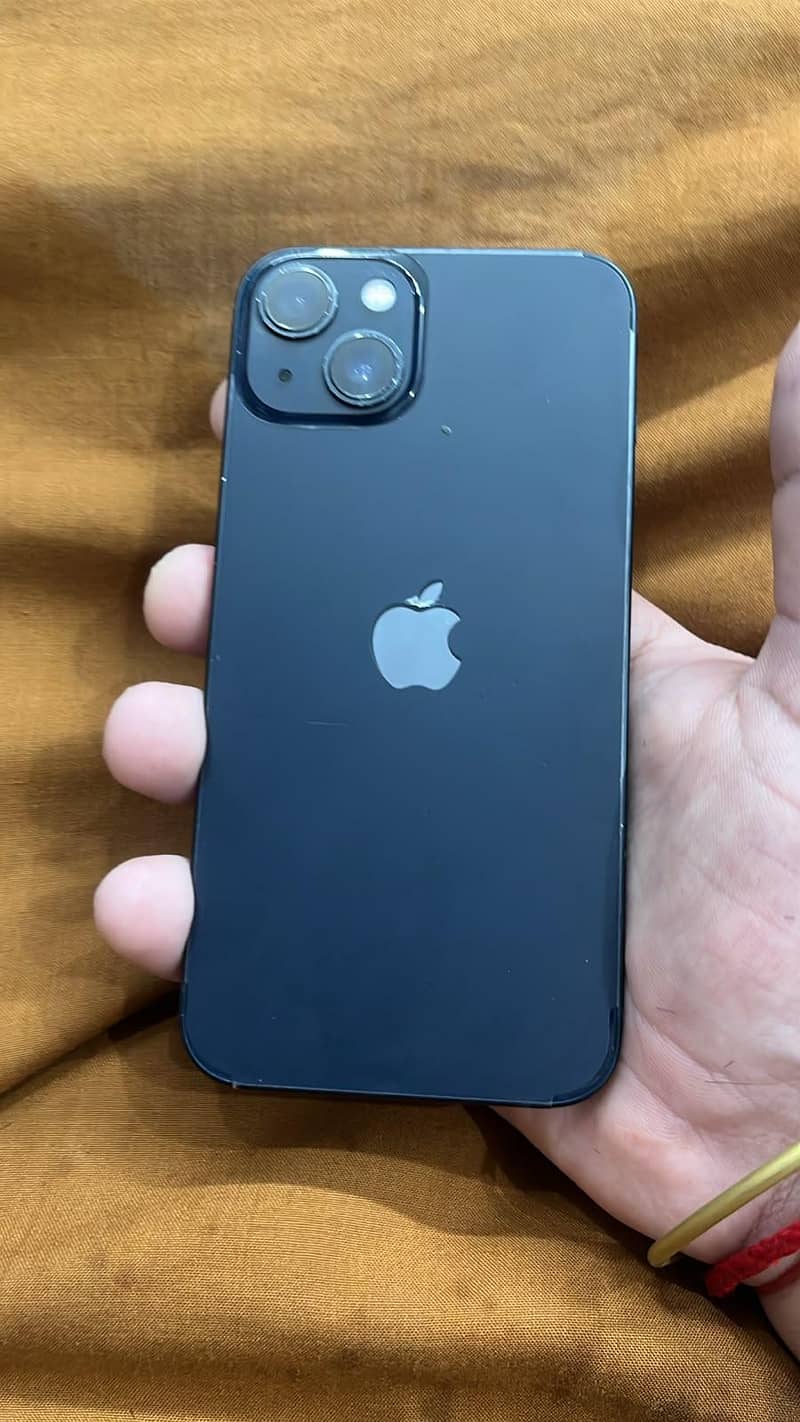 Apple iPhone 13 4