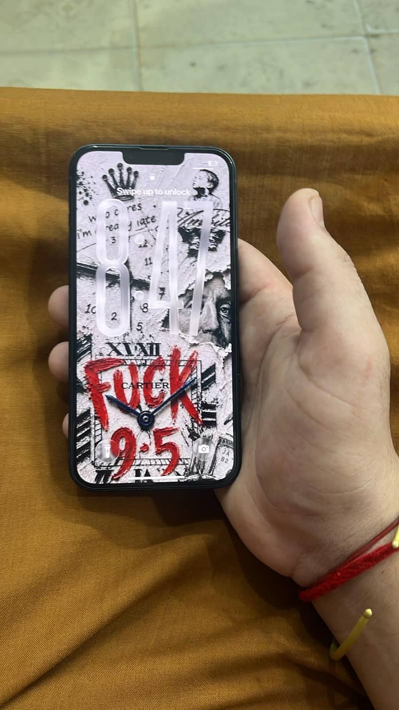 Apple iPhone 13 6