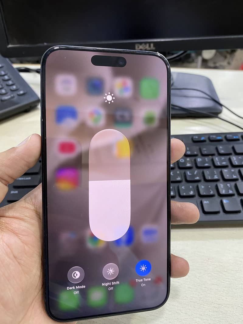 iPhone 15 Pro Max 2