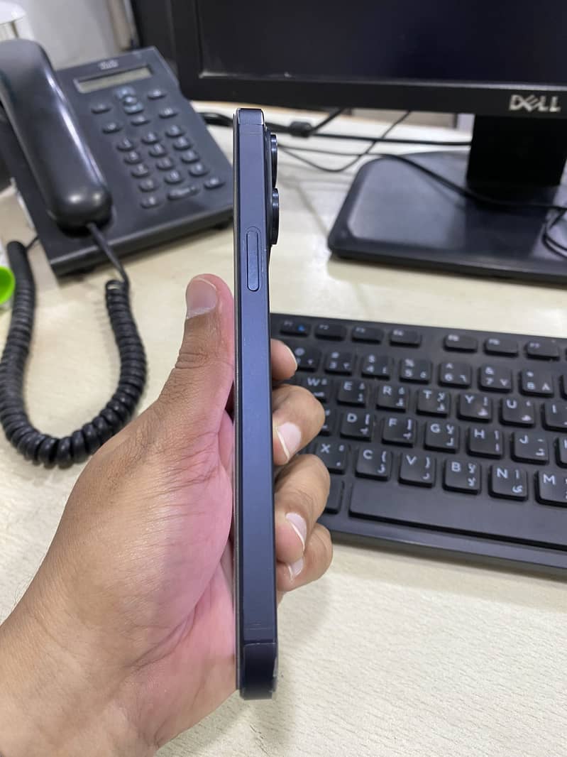 iPhone 15 Pro Max 5