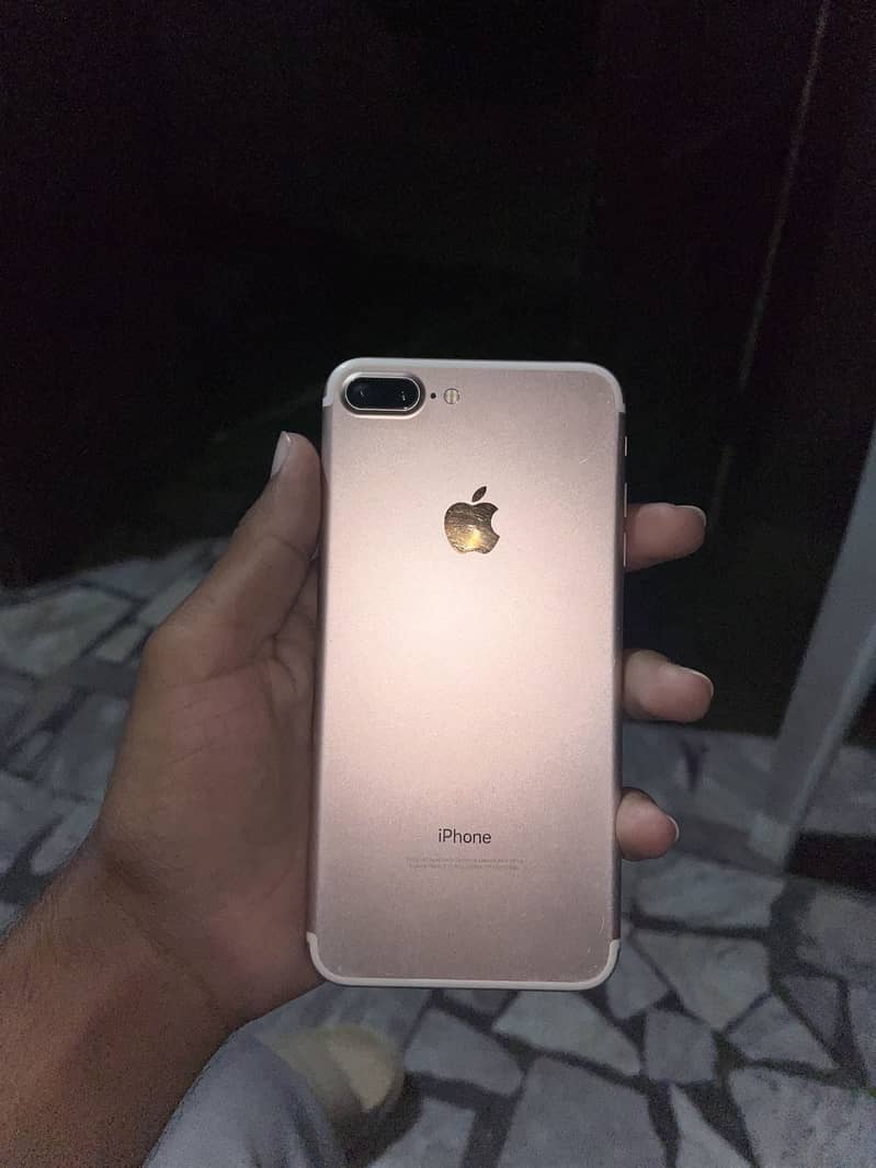 Apple iPhone 7 Plus 1