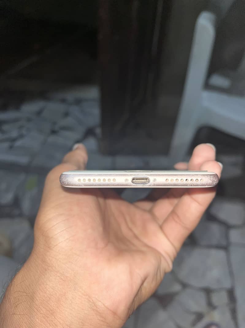 Apple iPhone 7 Plus 3