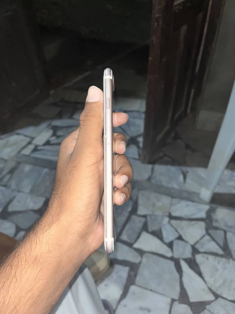 Apple iPhone 7 Plus 5