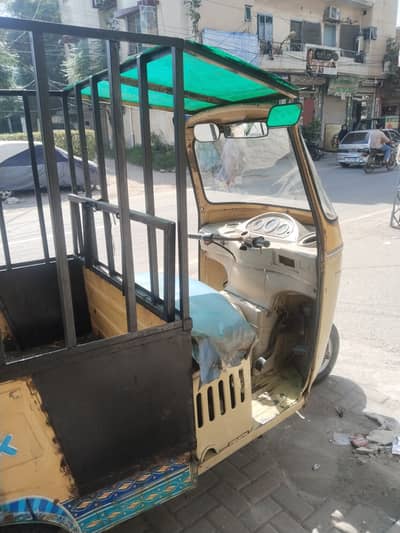 Tuk Tuk Loader Rikshaw for sale just buy and drive